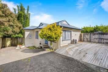 71A Kemp Road, Massey