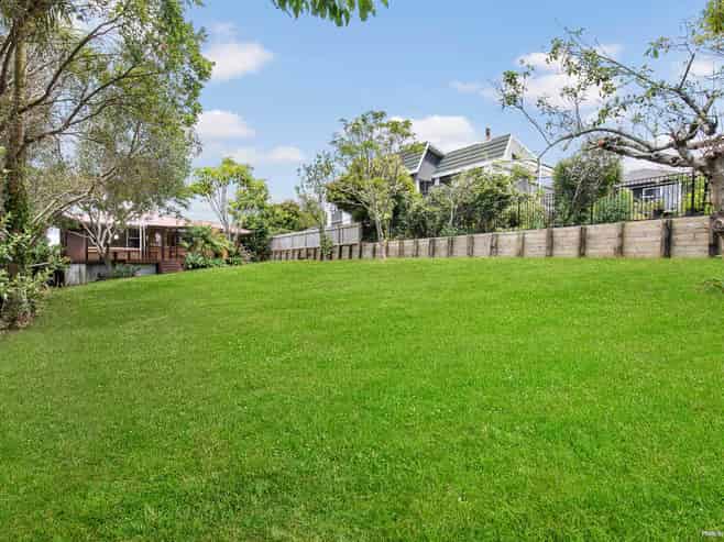 122 Whanagaparoa Road, Red Beach