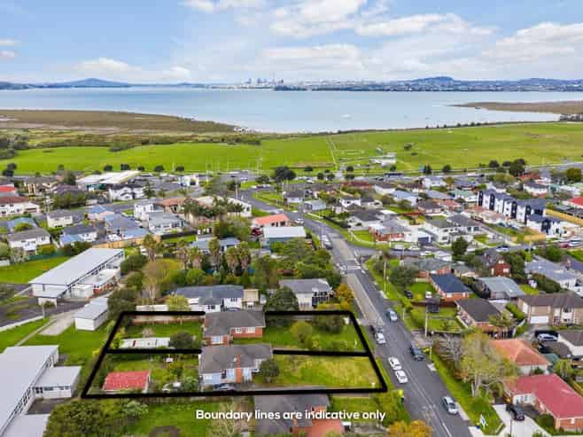 11 & 13 Toru Street, Te Atatu Peninsula