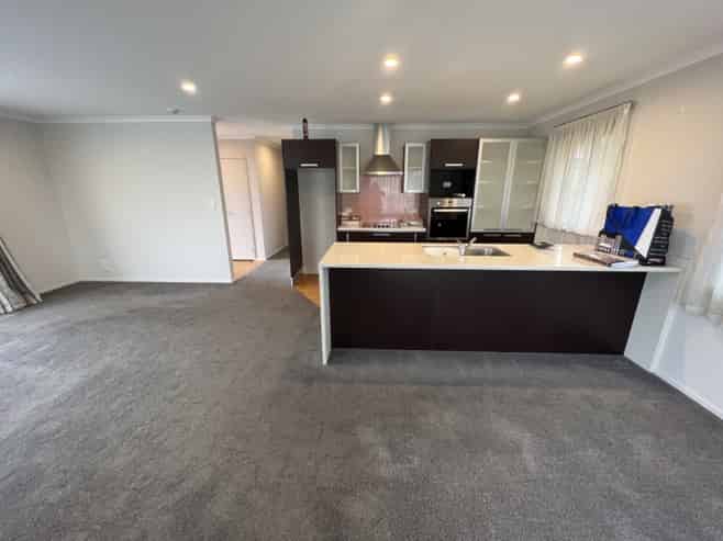 70 Browns Road, Manurewa