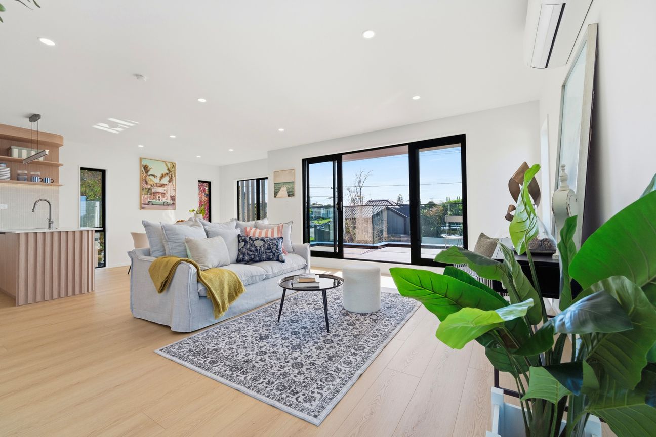 Modern Standalone Living in the Heart of Milford - Aanzicht 3