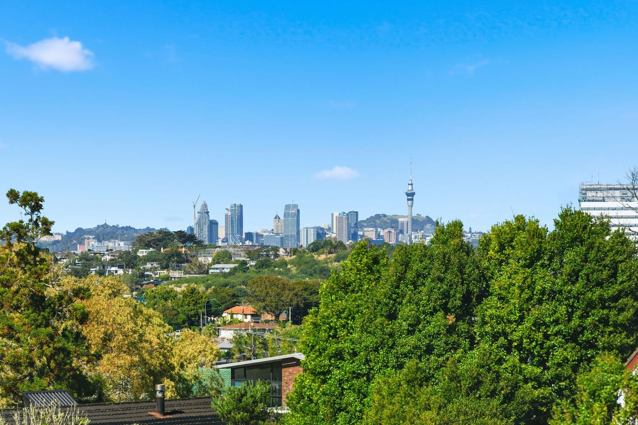 Modern Standalone Living in the Heart of Milford - Aanzicht 6