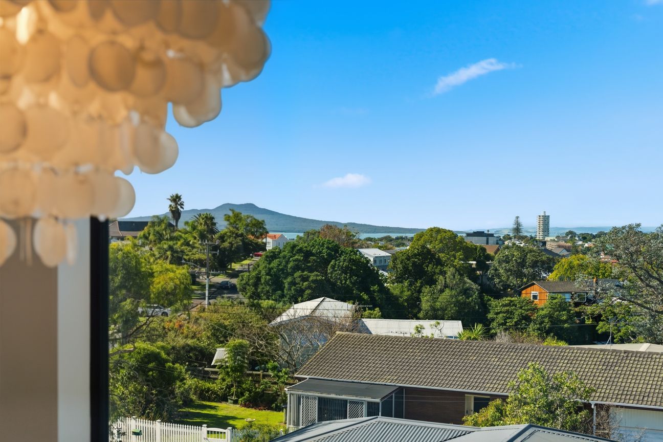Modern Standalone Living in the Heart of Milford - Aanzicht 5