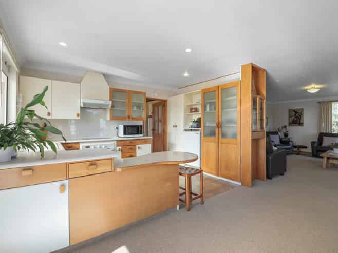 6 Westhaven Place, Redwoodtown