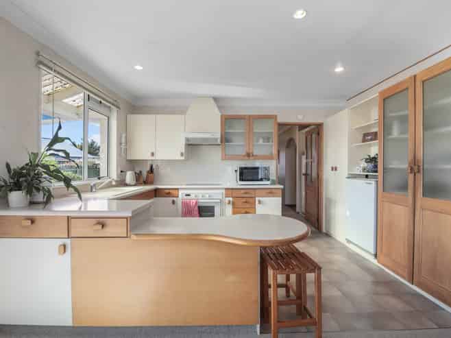 6 Westhaven Place, Redwoodtown