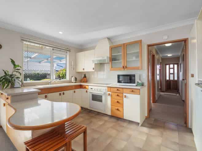 6 Westhaven Place, Redwoodtown