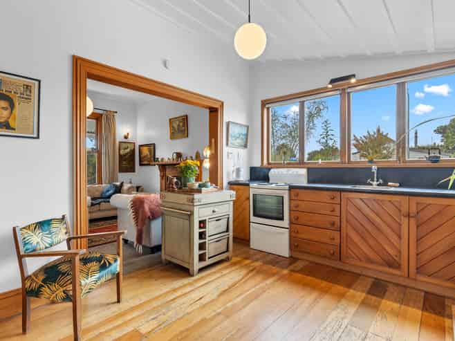 24 Dillons Point Road, Islington