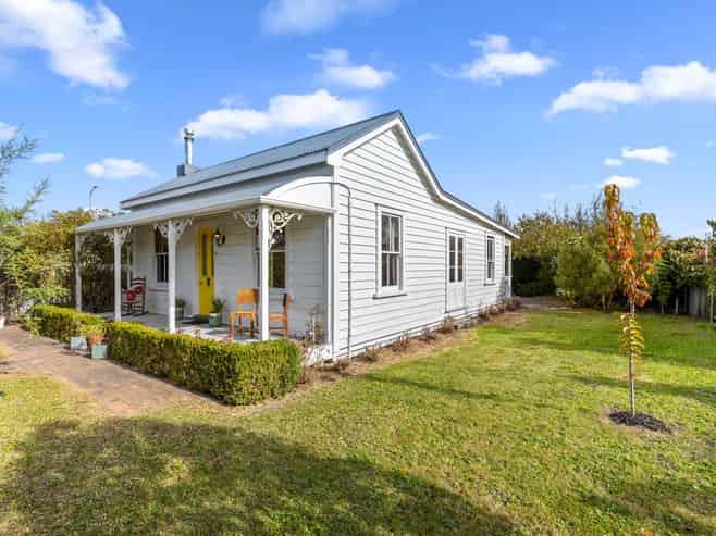 24 Dillons Point Road, Islington