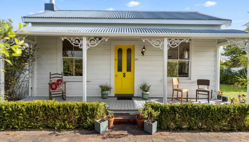 24 Dillons Point Road, Islington