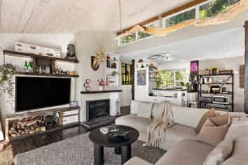 15 Fortification Road, Karaka Bays