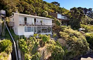 15 Fortification Road, Karaka Bays