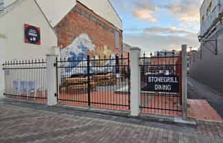 Inimitable opportunity