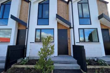 2/14 Rutherford Street, Woolston