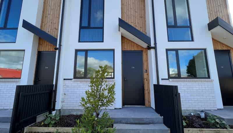 2/14 Rutherford Street, Woolston