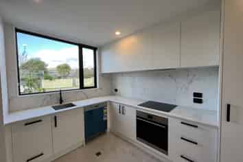 2/14 Rutherford Street, Woolston