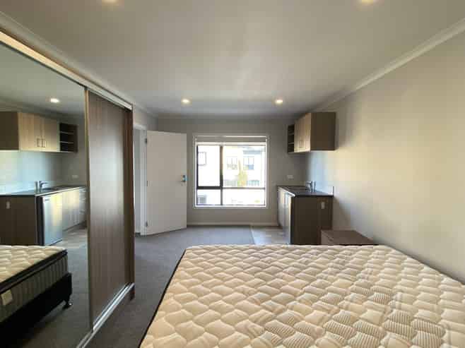 2B/1 Joshua Lane, Hamilton East