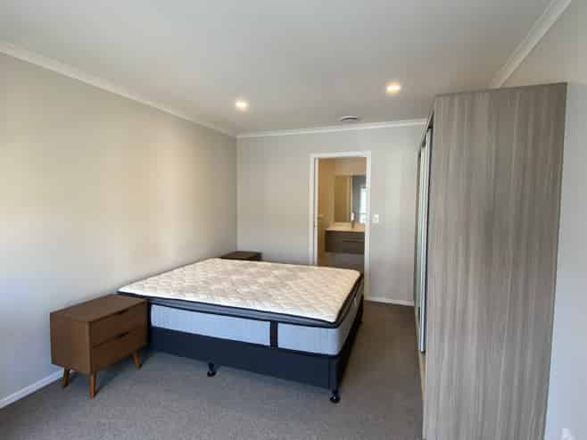 2B/1 Joshua Lane, Hamilton East