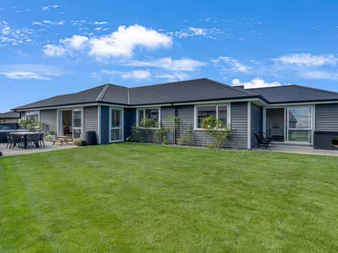 14 Miskell Street, Pegasus