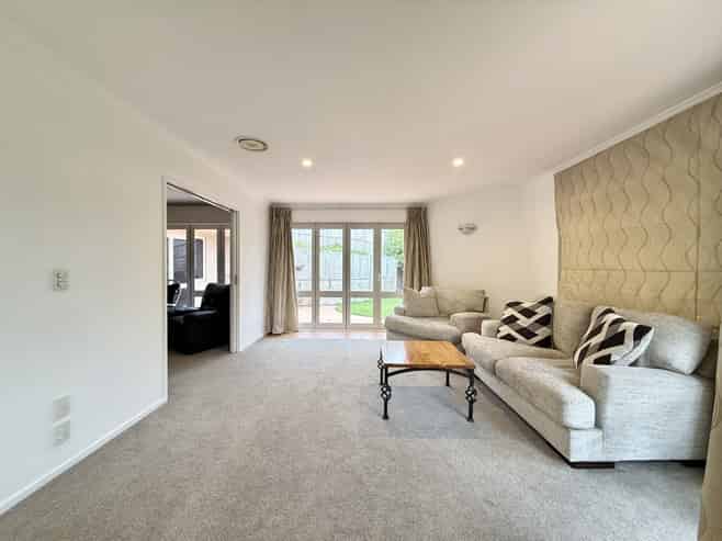 14 Sylvan Way, Silverstream