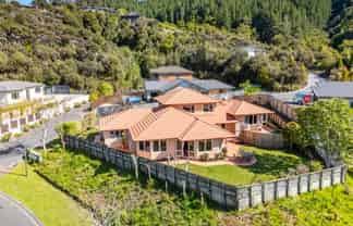 14 Sylvan Way, Silverstream