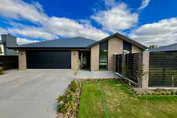 54 Grayshott Avenue, Casebrook