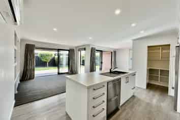 54 Grayshott Avenue, Casebrook