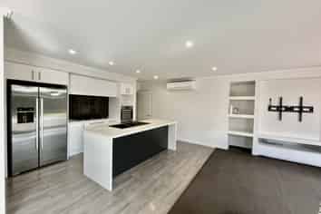 54 Grayshott Avenue, Casebrook