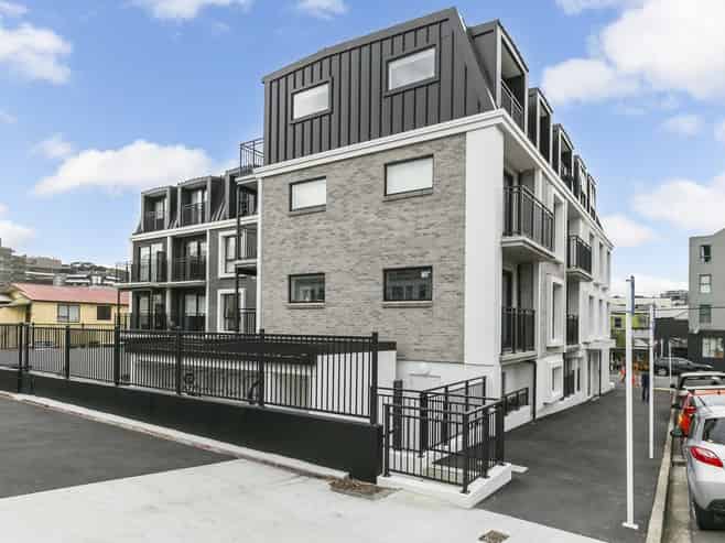 408/2 Colombo Street, Newtown