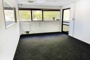 HIGH PROFILE OFFICE SPACE IN BROWNS BAY
