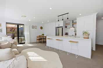 29 Pakanga Grove, Pyes Pa