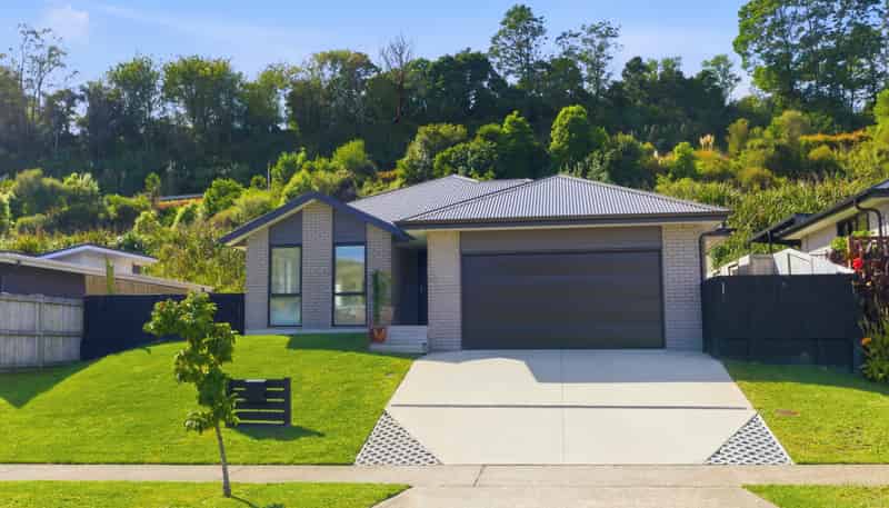 29 Pakanga Grove, Pyes Pa