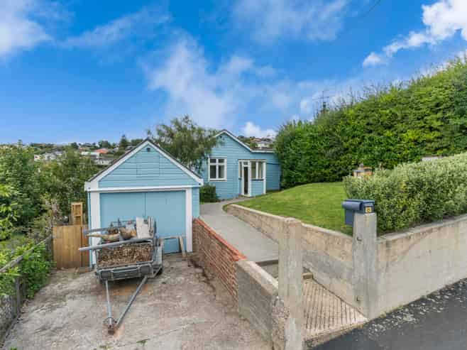 8 Dalry Street, Mornington