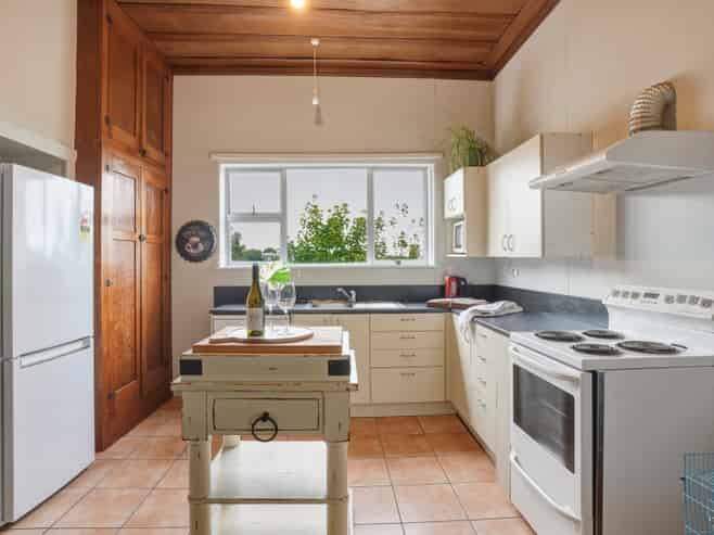 8 Dalry Street, Mornington