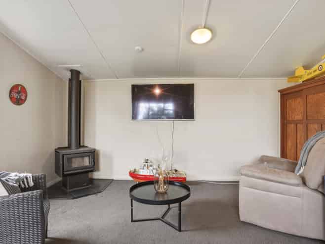 8 Dalry Street, Mornington