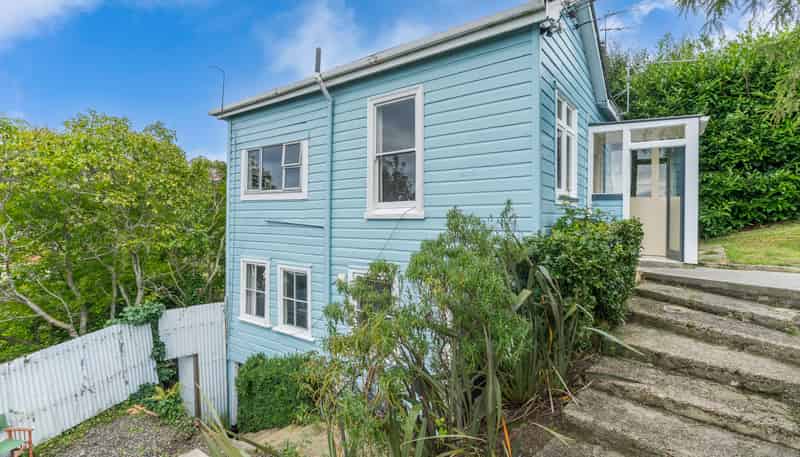 8 Dalry Street, Mornington