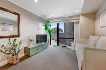 210/9-17 Byron Avenue, Takapuna