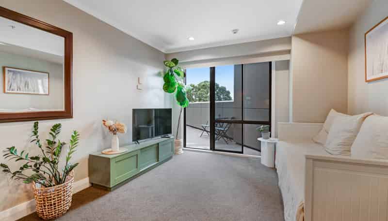 210/9-17 Byron Avenue, Takapuna