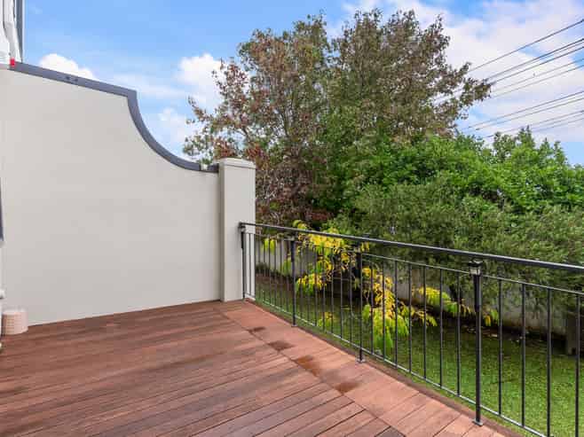 8/170 Mokoia Road, Chatswood