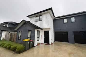 2/4 Whyte St, Hamilton East