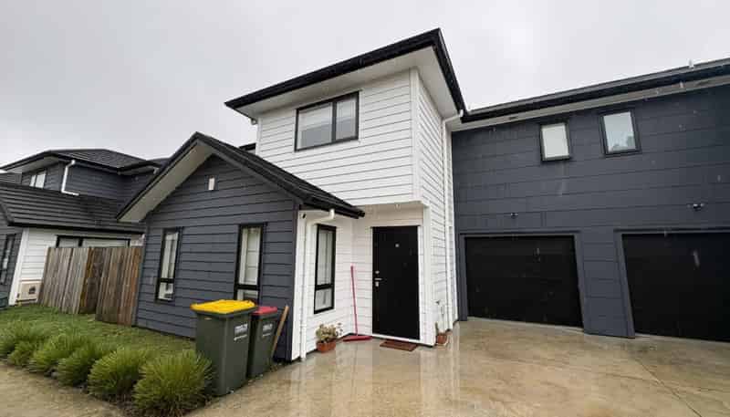 2/4 Whyte St, Hamilton East