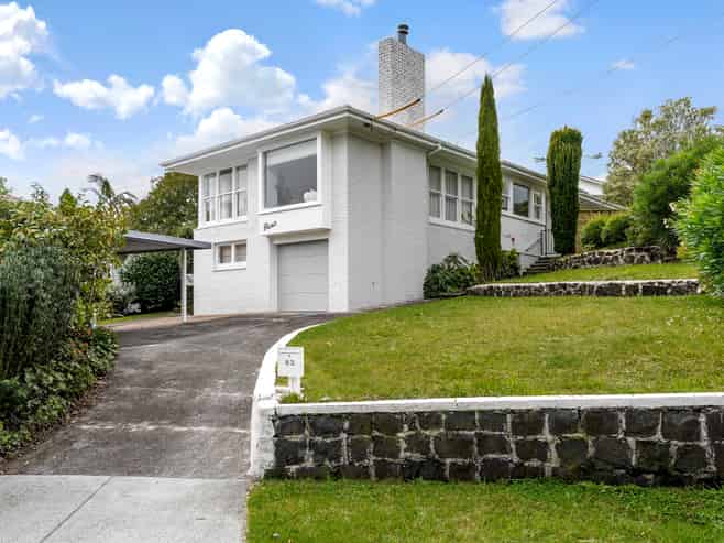 83 Mount Royal Avenue, Mount Albert
