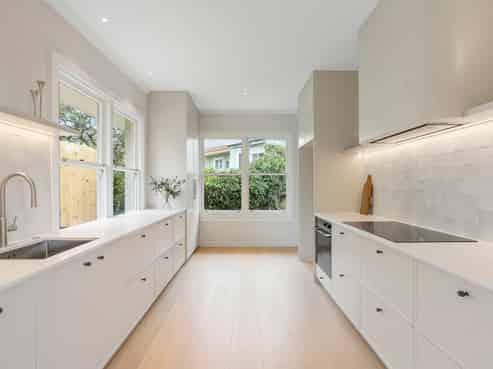 83 Mount Royal Avenue, Mount Albert