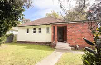 30 Savage Crescent, West End