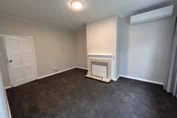 30 Savage Crescent, West End