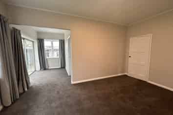 30 Savage Crescent, West End