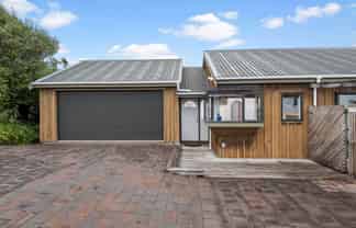 8 Kasia Close, Massey