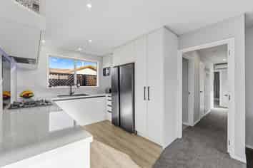 63 Solomon Avenue, Redwood