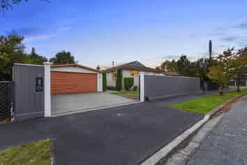 63 Solomon Avenue, Redwood