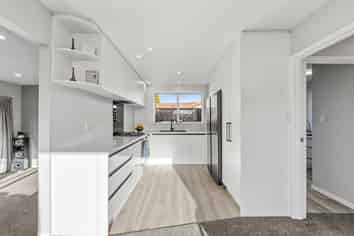 63 Solomon Avenue, Redwood