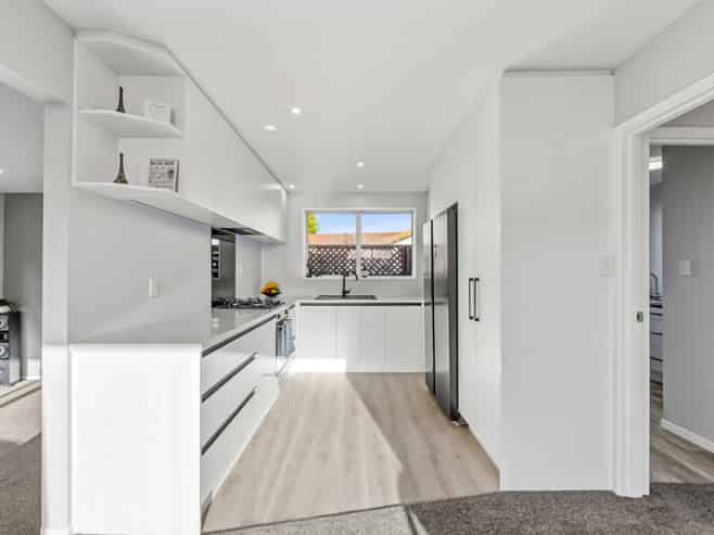 63 Solomon Avenue, Redwood